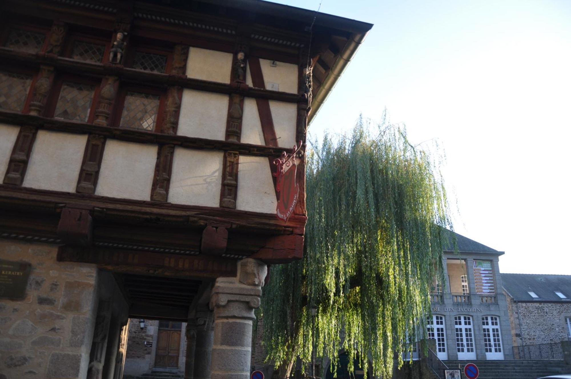 Cafe Hotel Du Theatre Dinan Exterior foto